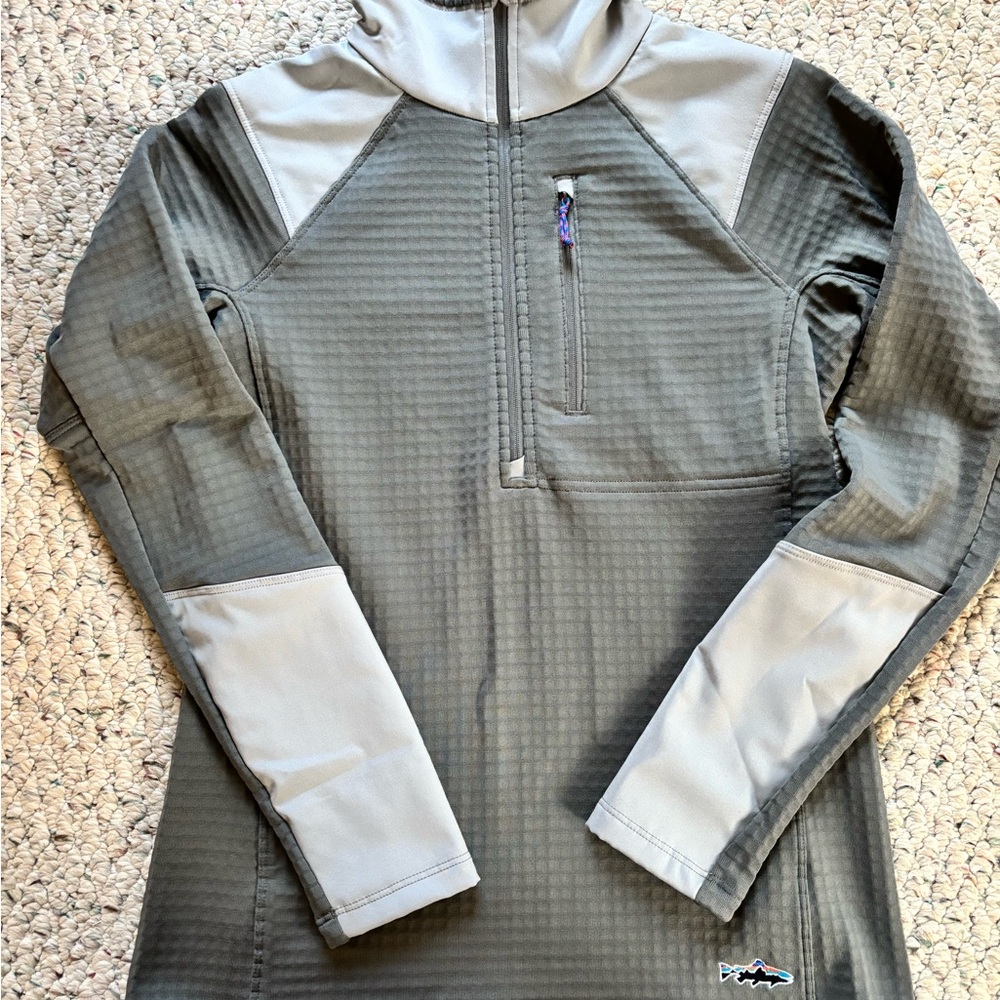 Patagonia Women's Long-Sleeved R1 Fitz Roy Trout 1/4-Zip